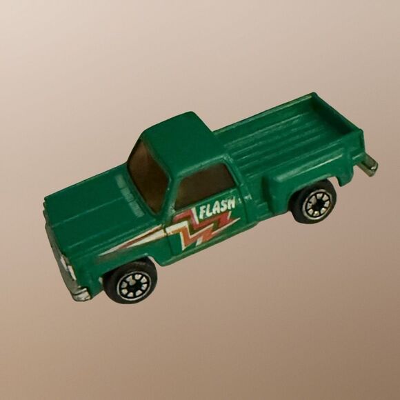 1973-1980 Chevrolet Stepside Pickup Truck Green FLASH Diecast 1:64 Scale - Picture 3 of 9